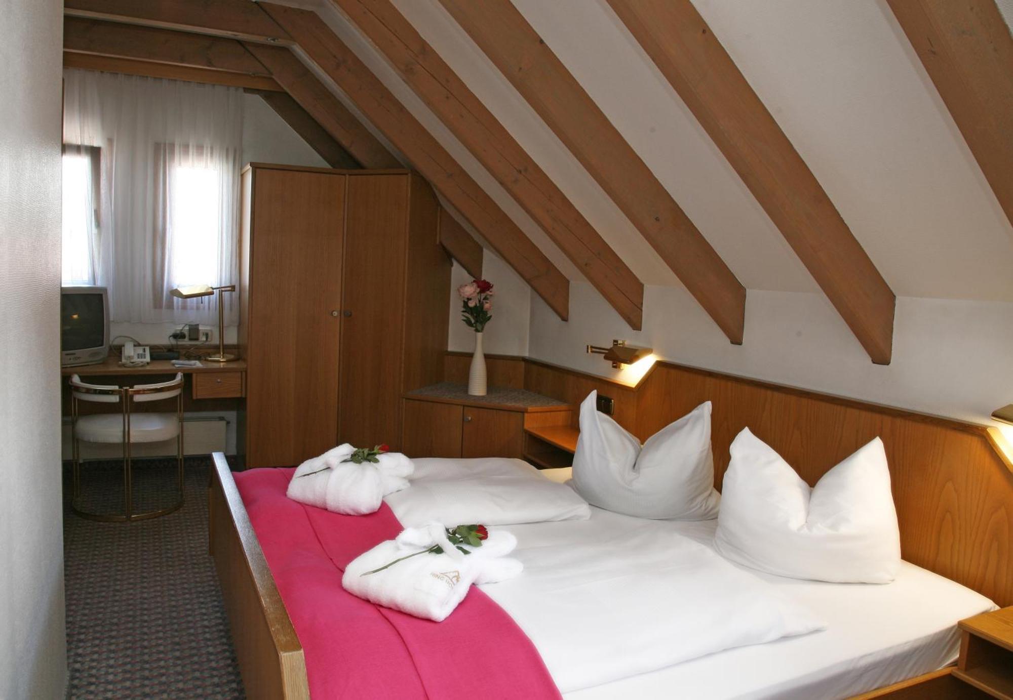 Hotel Mohren Ochsenhausen Zewnętrze zdjęcie