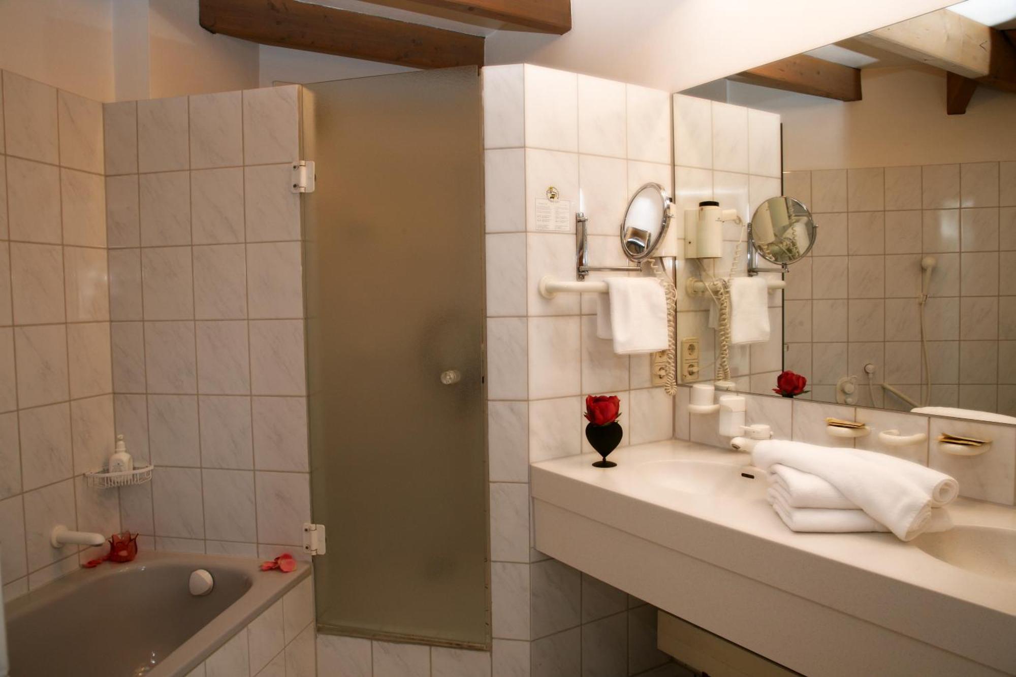Hotel Mohren Ochsenhausen Zewnętrze zdjęcie