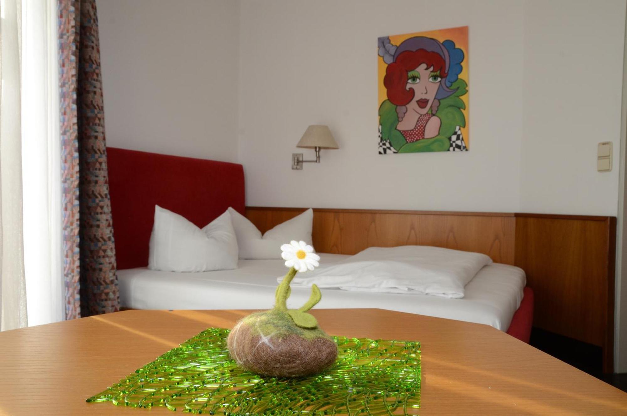 Hotel Mohren Ochsenhausen Zewnętrze zdjęcie